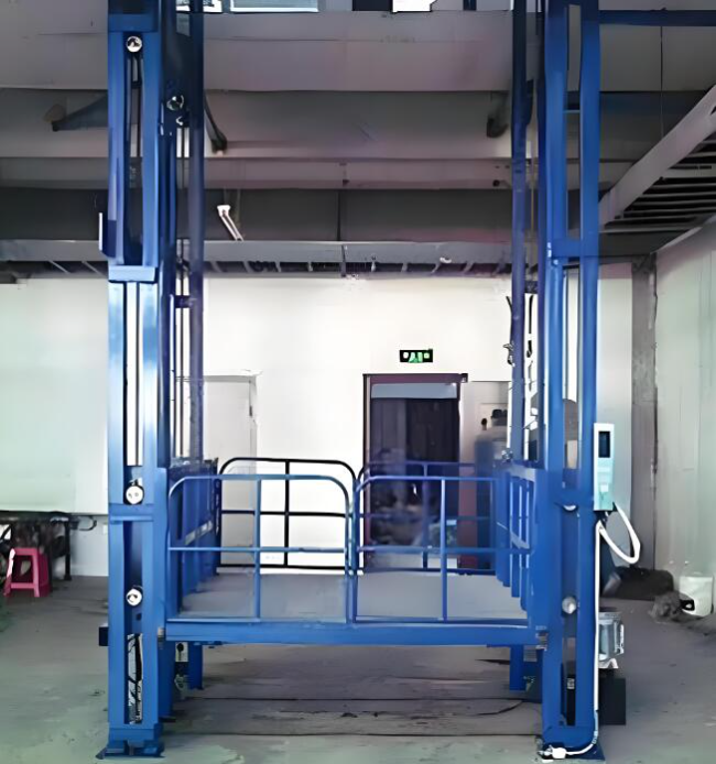 东昌导轨式升降货梯